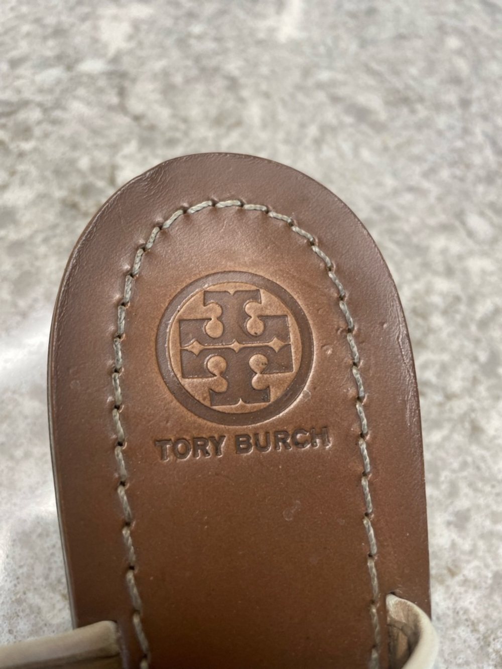 🇺🇸 Tory Burch Women’s Lowell Logo White Leather & Canvas Buckle Sandals - Picture 5 of 7